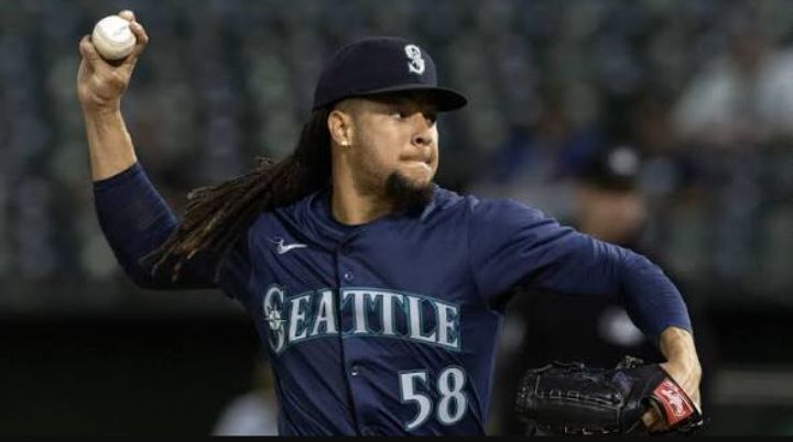 BREAKING: Mariners Final Decision on Luis Castillo